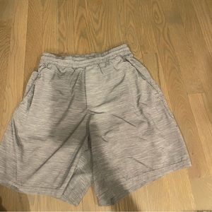 Lulu lemon XS 7’ linerless Gray sport shorts! Good condition!